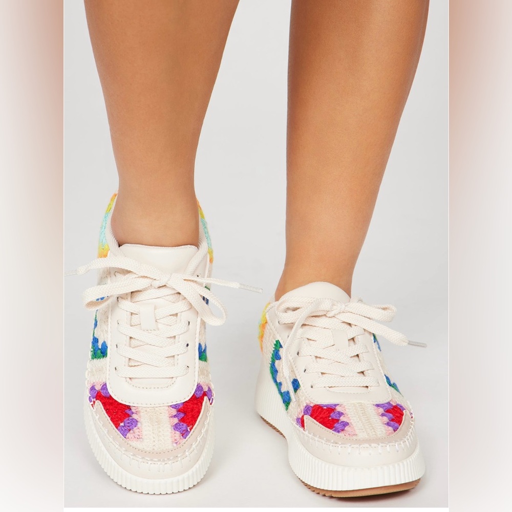 SHEIN Fashion Sneakers